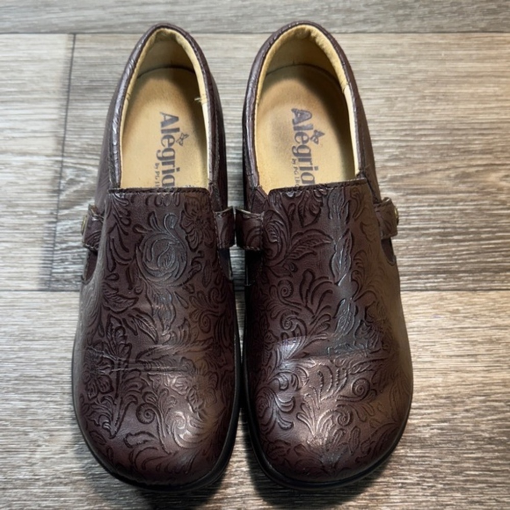 Alegria Embossed Floral Brown Slip-Ons size 38 (s190)